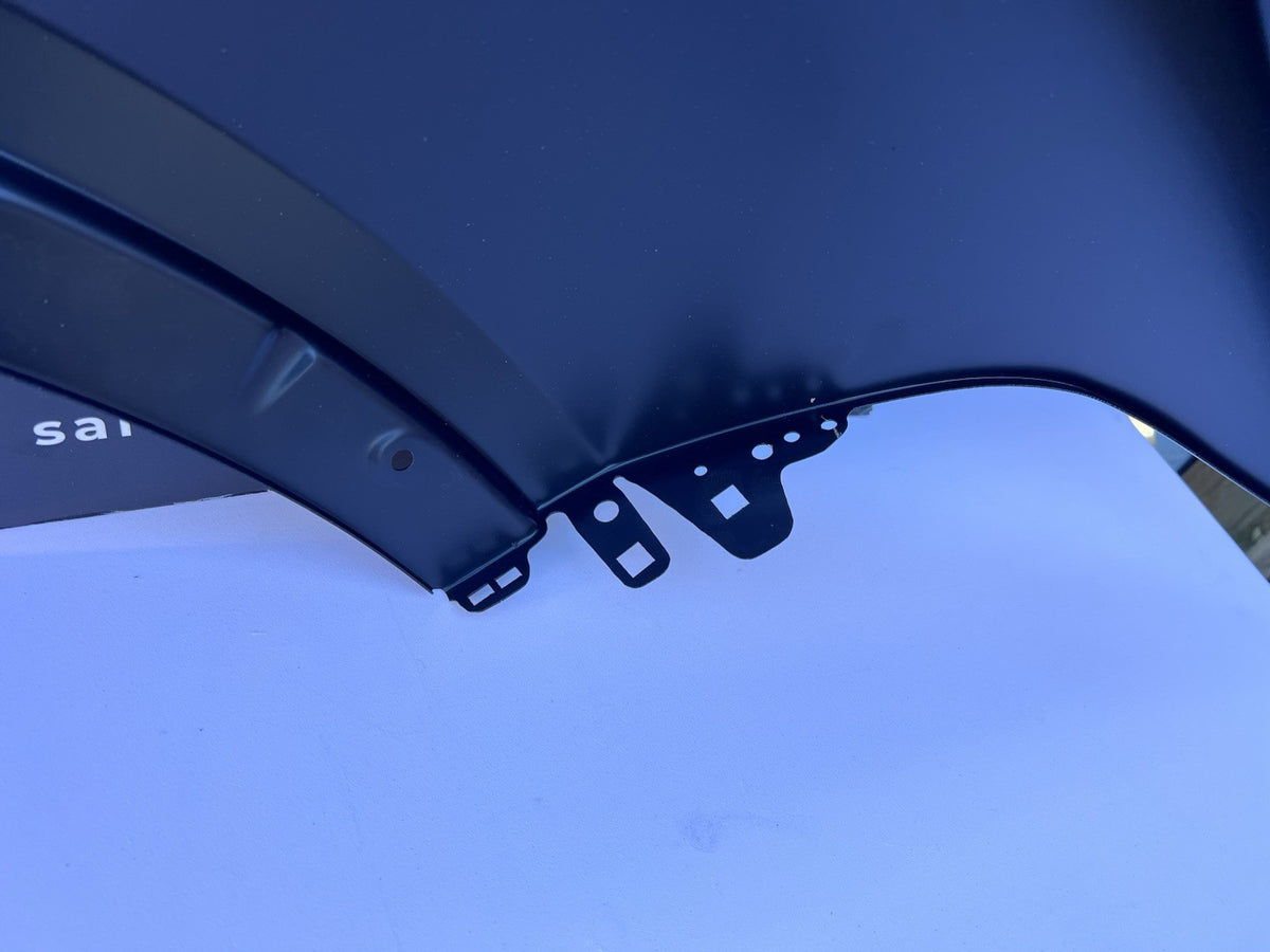 BMW X7 G07 2023- On Right front fender wing Brand New Aluminium