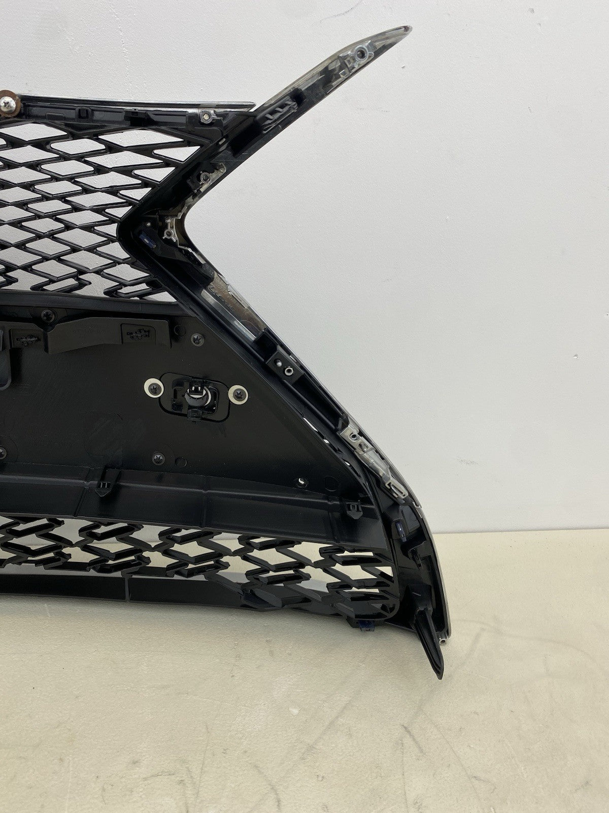 LEXUS ES300H F SPORT FRONT BUMPER RADIATOR  (GRILL) 2019 OWORDS