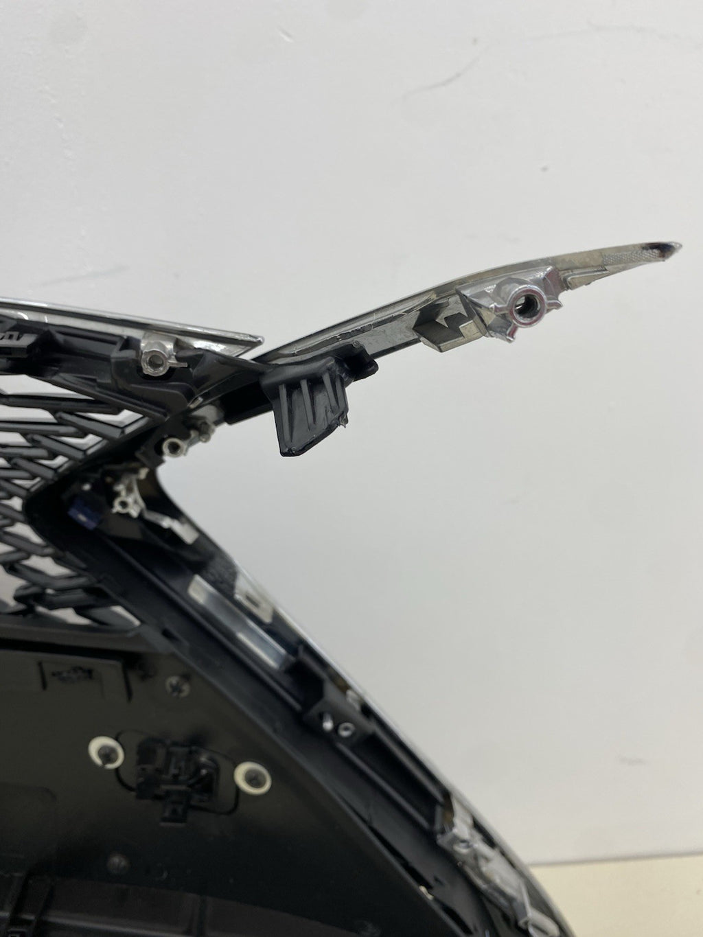 LEXUS ES300H F SPORT FRONT BUMPER RADIATOR  (GRILL) 2019 OWORDS