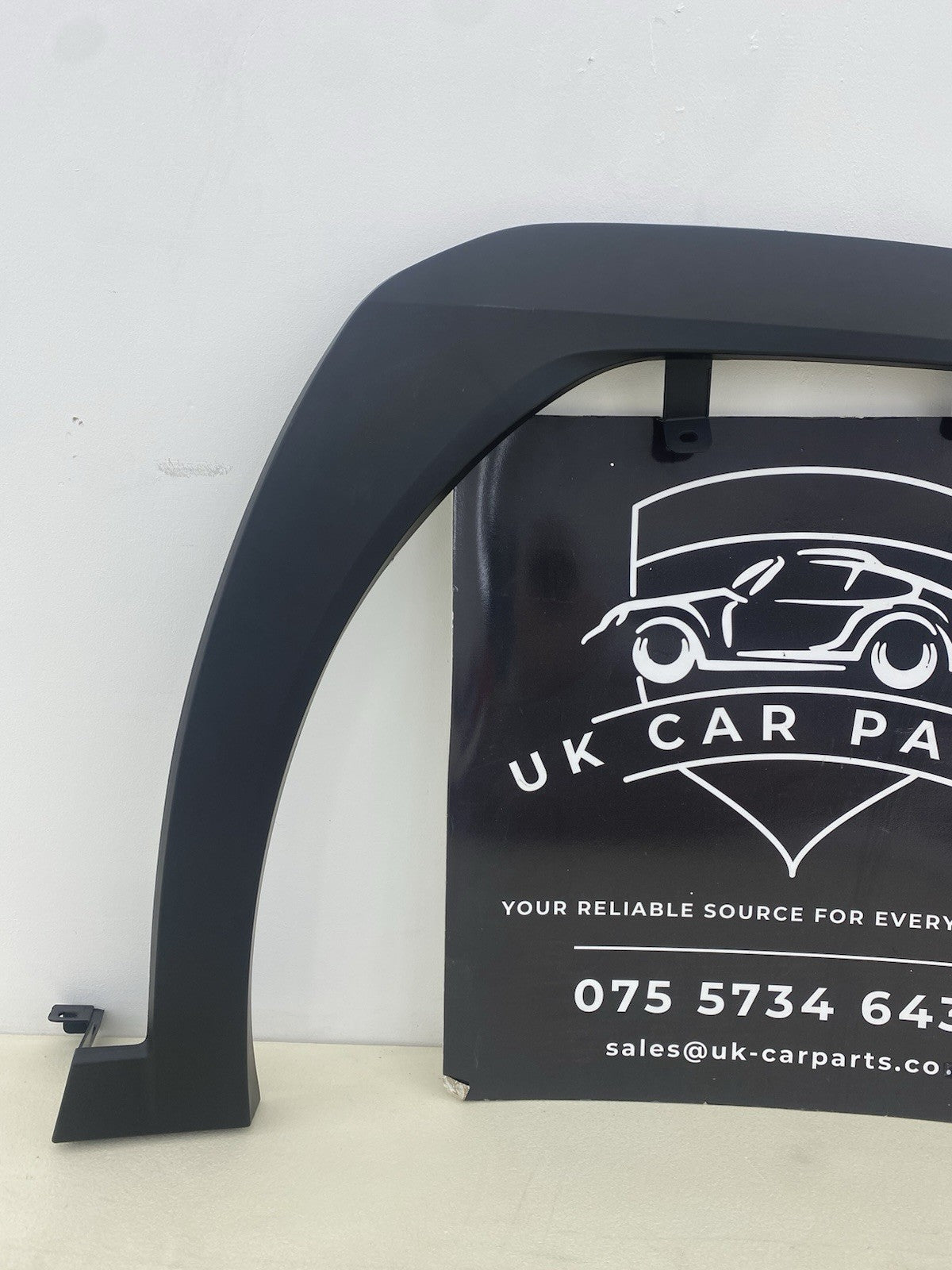 LEXUS UX 250H FRONT RIGHT WHEEL ARCH MOULDING  2019-2025 75601-76010