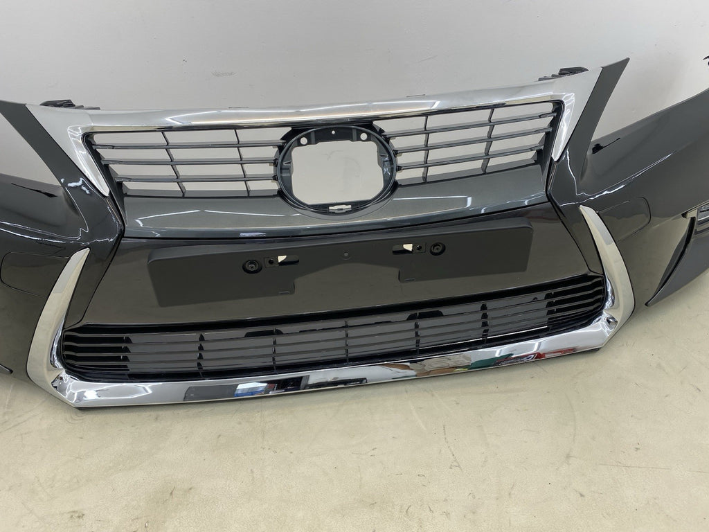 LEXUS CT200H COMPLETE FRONT BUMPER WITH GRILL & fog lights 2013-2017
