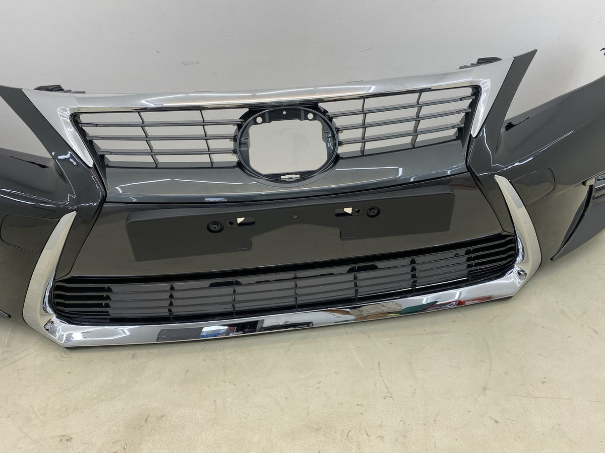 LEXUS CT200H COMPLETE FRONT BUMPER WITH GRILL & fog lights 2013-2017