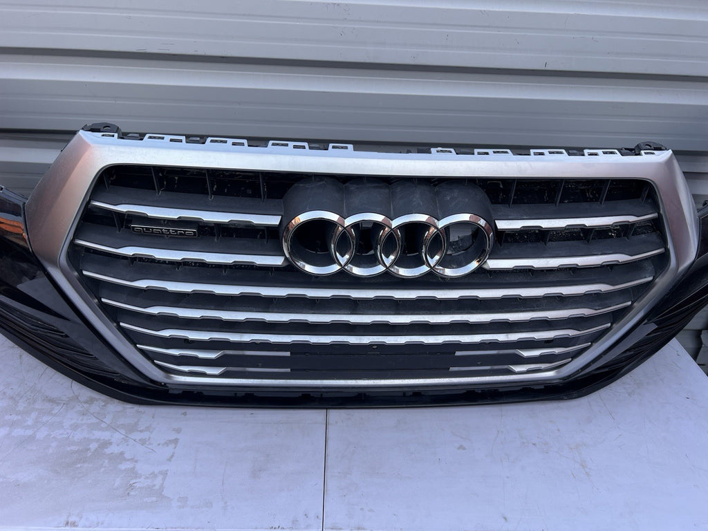 AUDI Q7 2016-2019 FRONT BUMPER IN BLACK WITH GRILLES AND BADGE