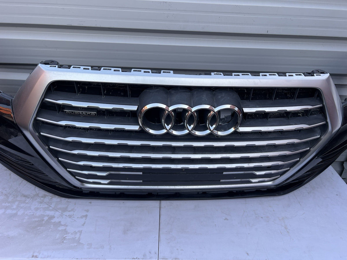 AUDI Q7 2016-2019 FRONT BUMPER IN BLACK WITH GRILLES AND BADGE