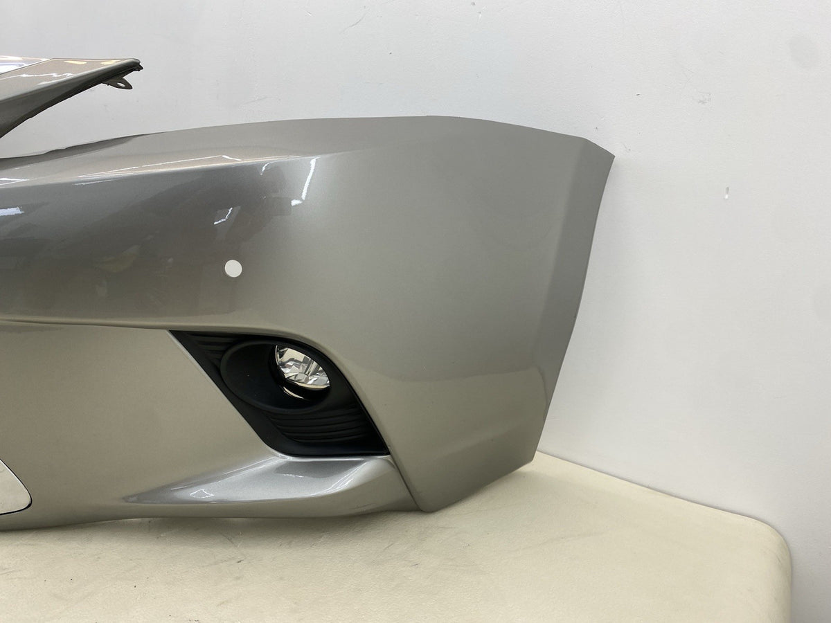 LEXUS CT200H COMPLETE FRONT BUMPER WITH GRILL & fog lights 2013-2017