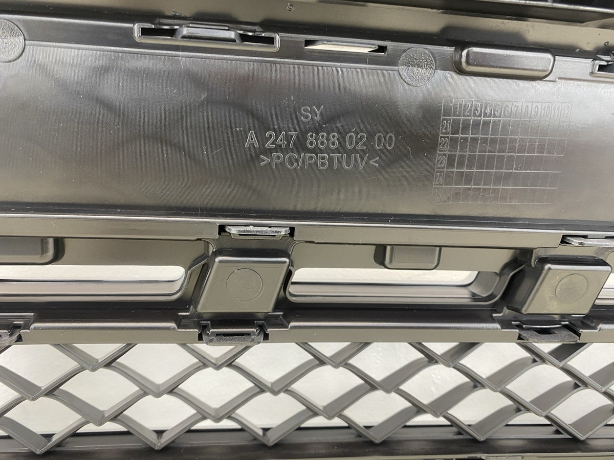 Mercedes Benz GLB X247 pre-facelift Complete front bumper Standard  2019-2023