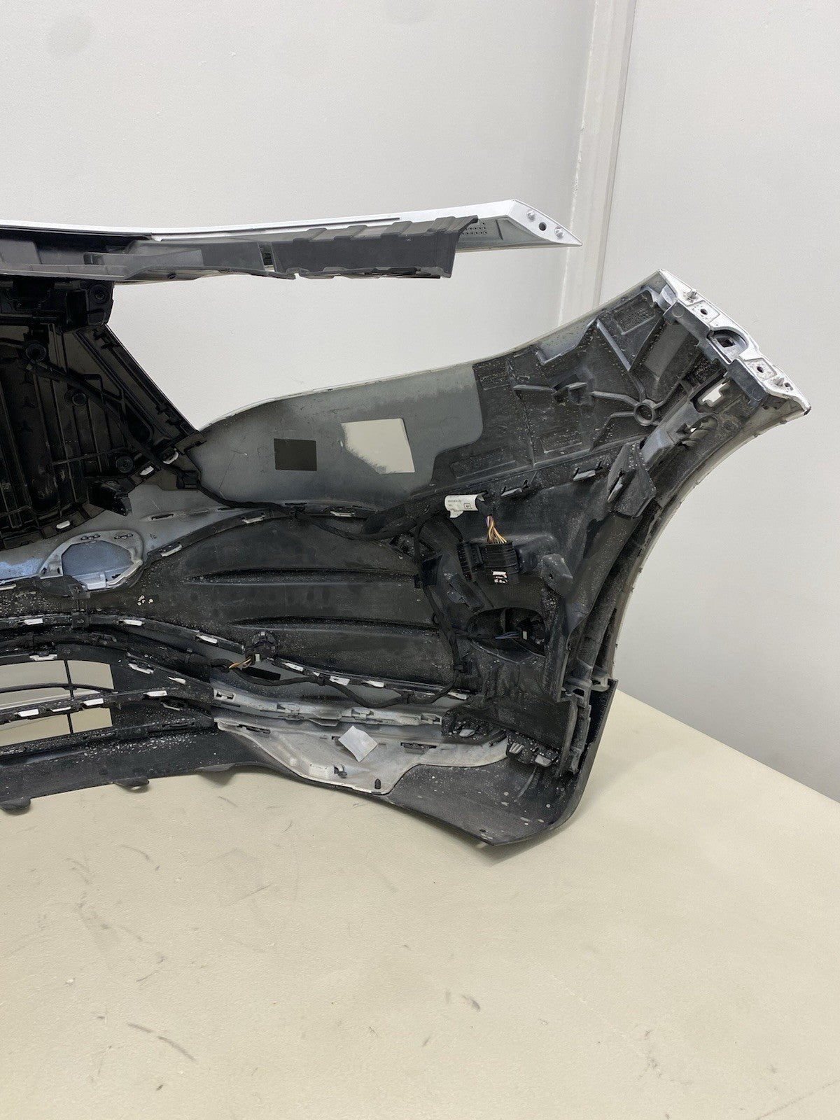 Mercedes Benz EQB AMG LINE W243 COMPLETE FRONT BUMPER WITH WIRE & SENSORS 24-ON