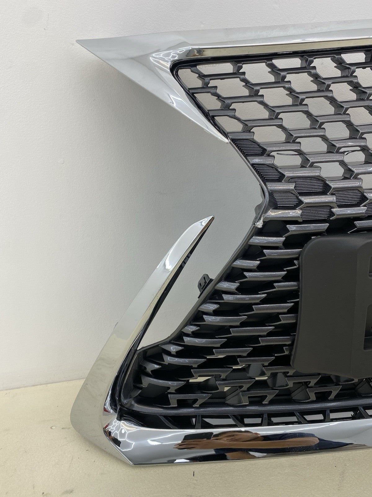 LEXUS  CT200H F SPORT FRONT BUMPER RADIATOR GRILL 2014-2022