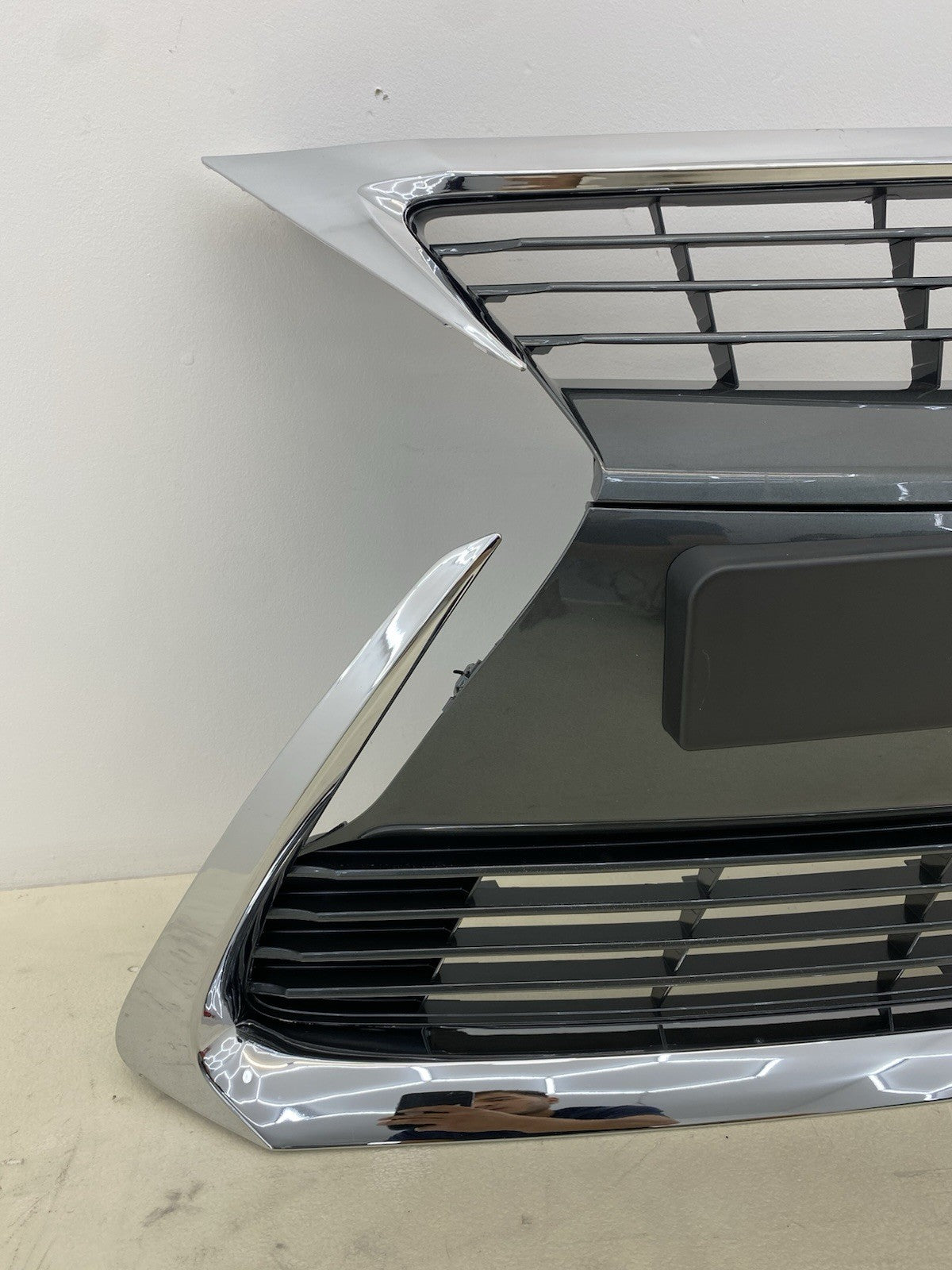 LEXUS CT200H FRONT BUMPER RADIATOR GRILL 2013-2018