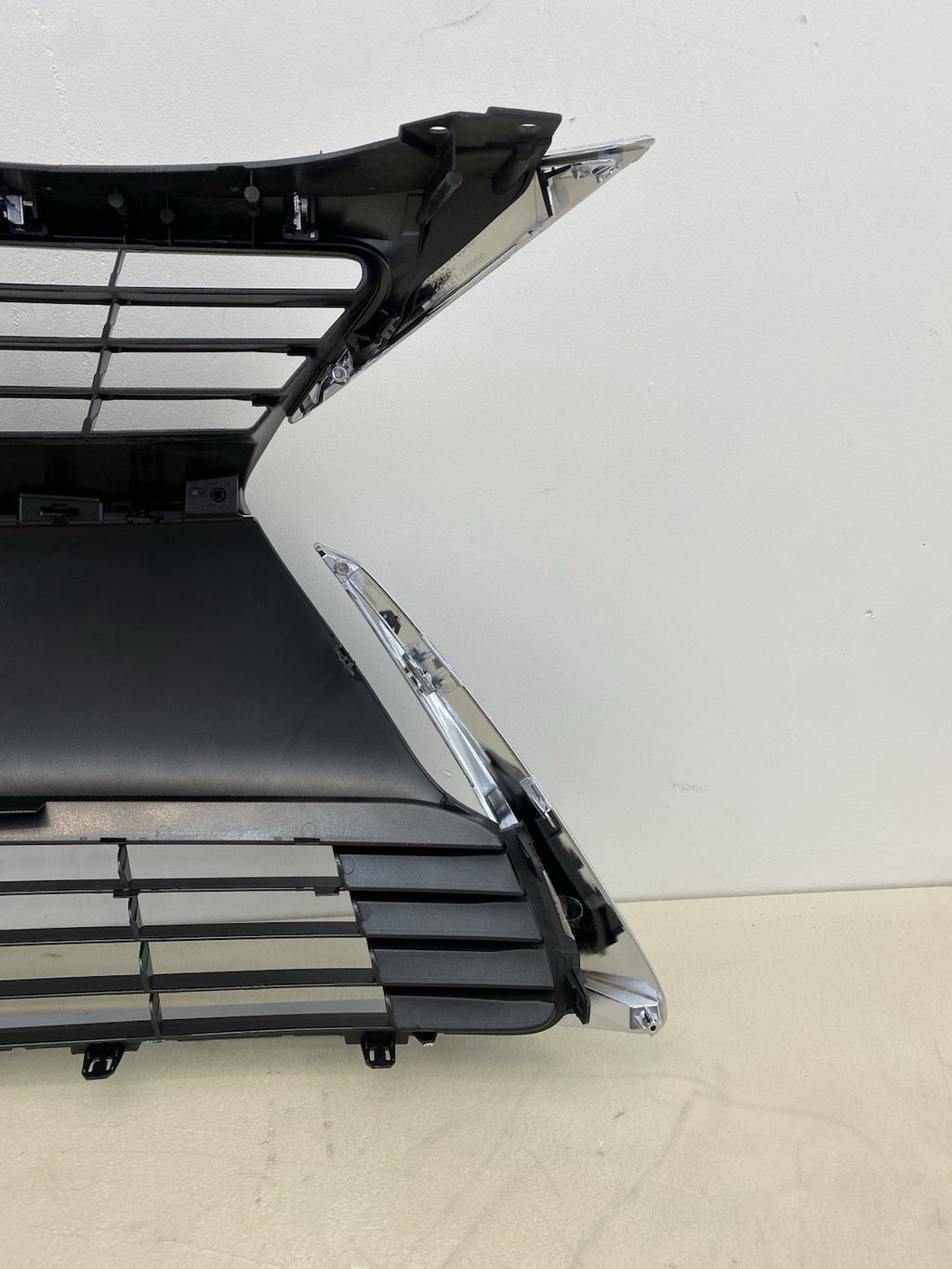 LEXUS CT200H FRONT BUMPER RADIATOR GRILL 2013-2018