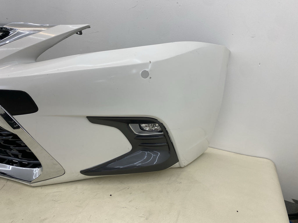 LEXUS CT200H COMPLETE FRONT BUMPER WITH GRILL& FOGLIGTHS 2018-2023