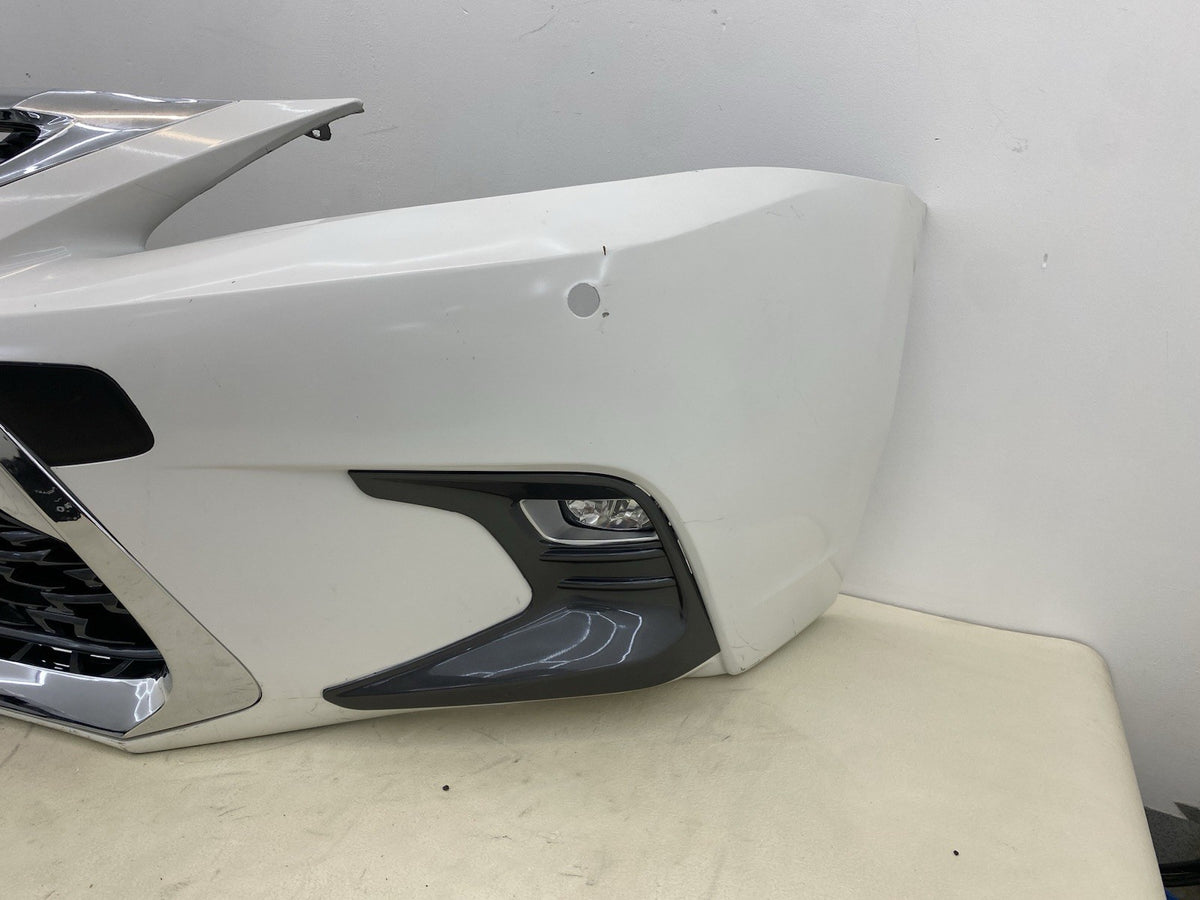 LEXUS CT200H COMPLETE FRONT BUMPER WITH GRILL& FOGLIGTHS 2018-2023