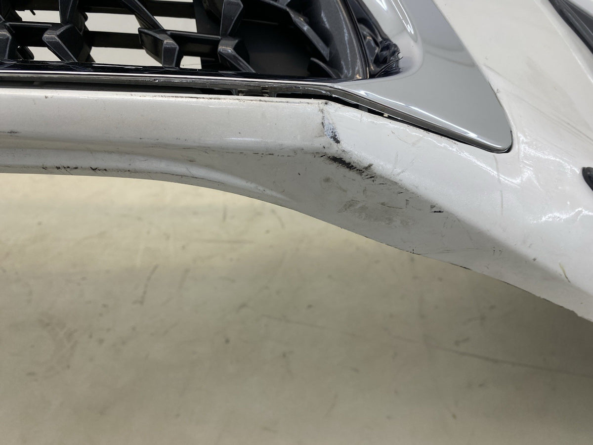 LEXUS CT200H COMPLETE FRONT BUMPER WITH GRILL& FOGLIGTHS 2018-2023