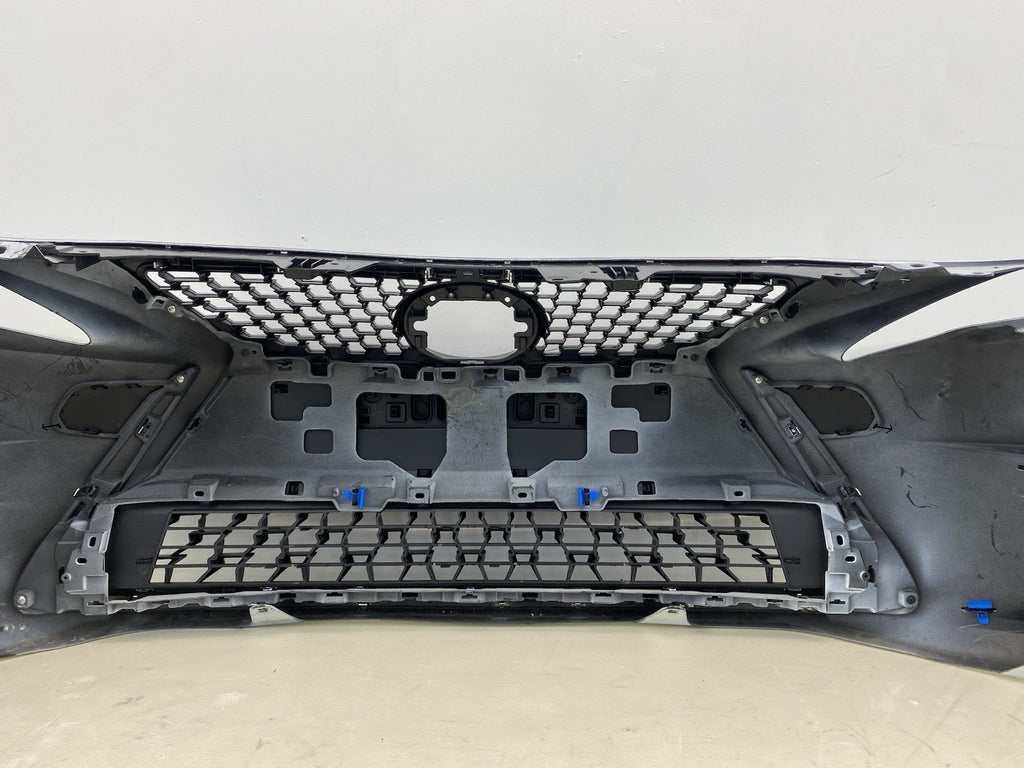 LEXUS CT200H COMPLETE FRONT BUMPER WITH GRILL& FOGLIGTHS 2018-2023