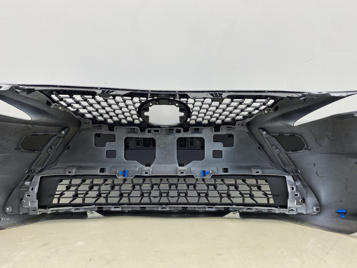 LEXUS CT200H COMPLETE FRONT BUMPER WITH GRILL& FOGLIGTHS 2018-2023