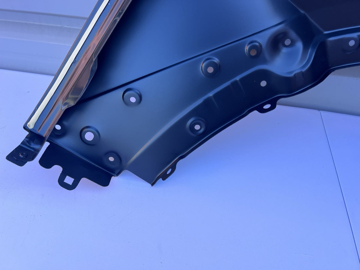 BMW X7 G07 2023- On Right front fender wing Brand New Aluminium