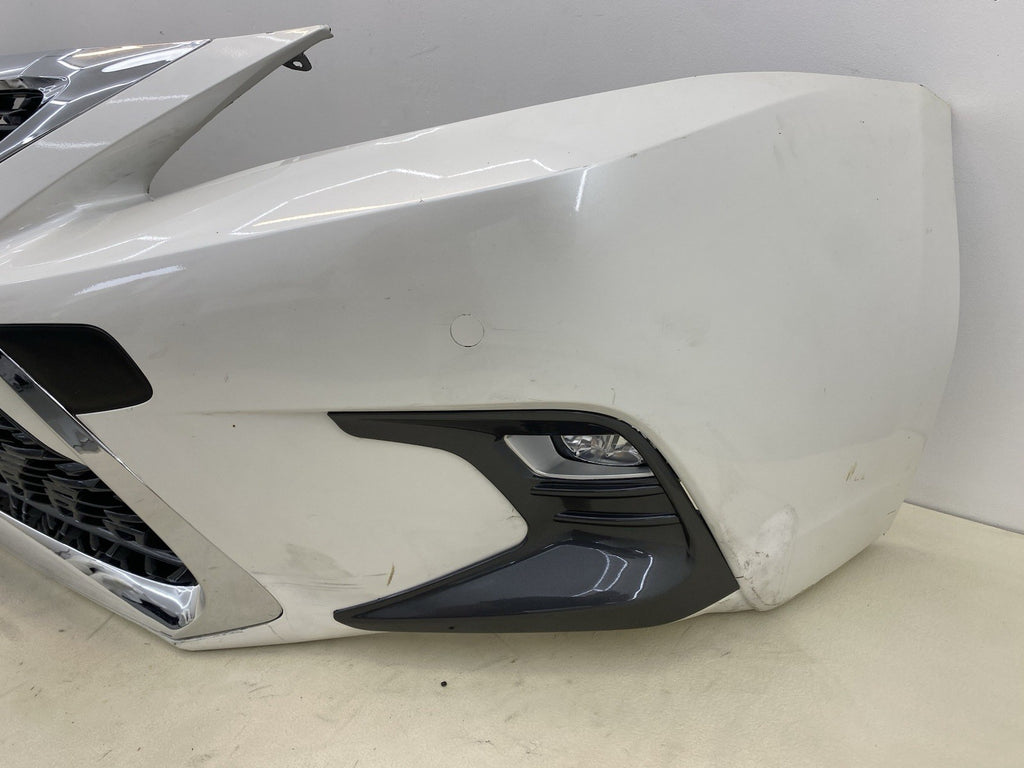 LEXUS CT200H COMPLETE FRONT BUMPER WITH GRILL& FOGLIGTHS 2018-2023