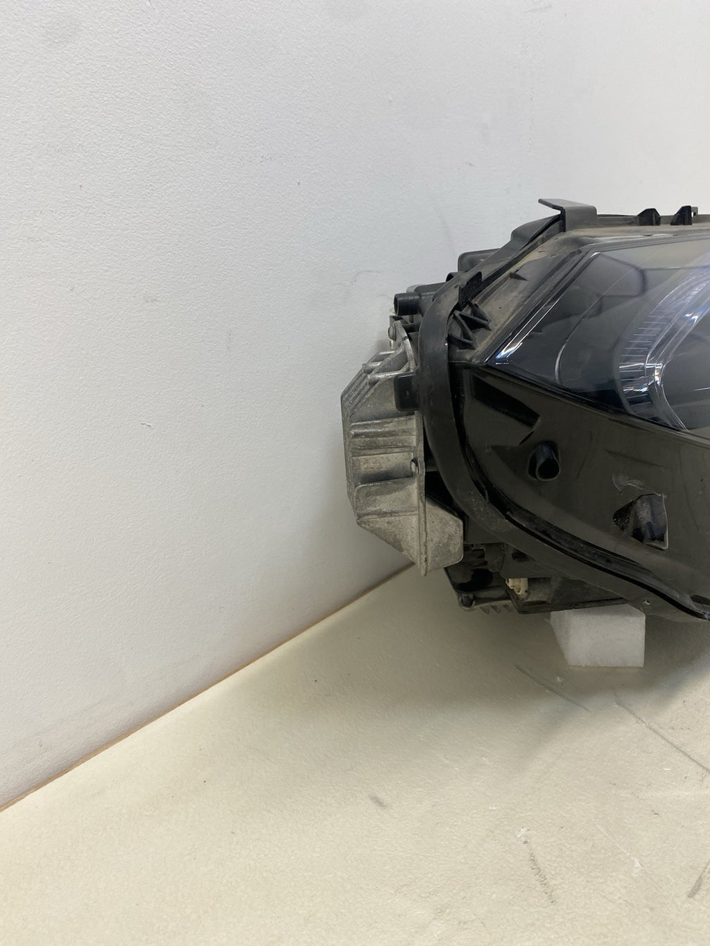 MERCEDES EQA EQB W243 DRIVER SIDE RIGHT LED HEADLIGHT 2022- 2026  A2439069400