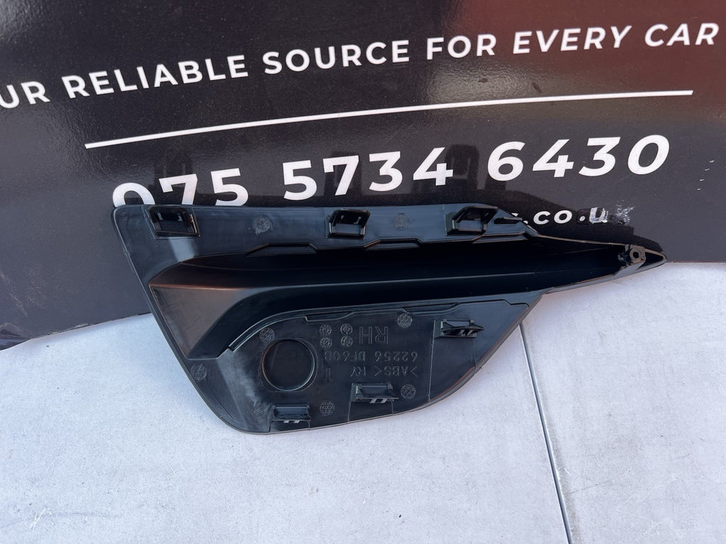 NISSAN QASHQAI J11 2014-2021 FRONT RIGHT FOG LIGHT GRILL COVER TRIM NEW NO HOLE