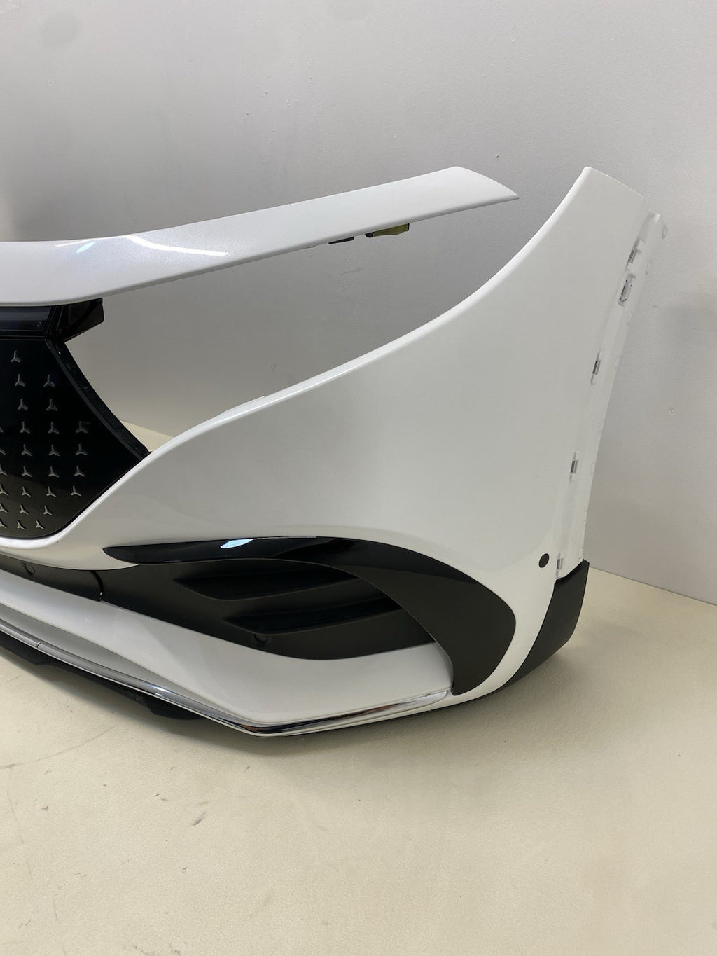 Mercedes Benz EQB AMG LINE W243 COMPLETE FRONT BUMPER WITH WIRE & SENSORS 24-ON