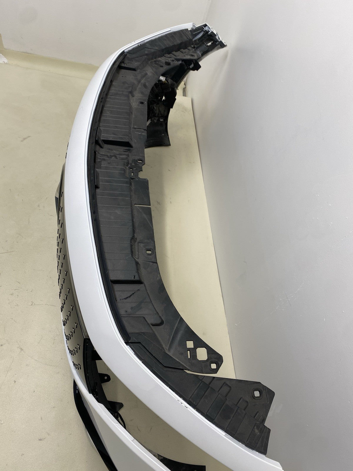 Mercedes Benz EQB AMG LINE W243 COMPLETE FRONT BUMPER WITH WIRE & SENSORS 24-ON