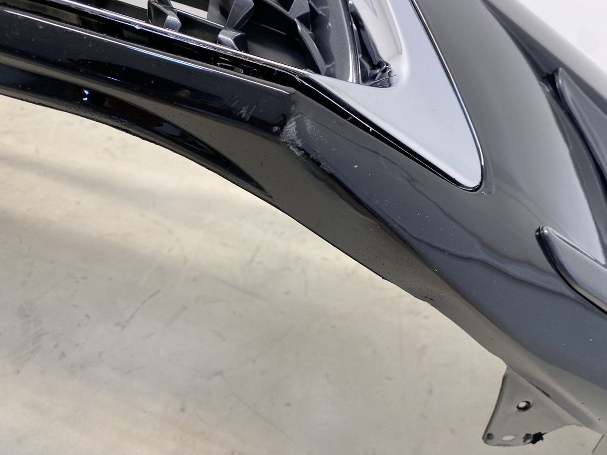 LEXUS CT200H COMPLETE FRONT BUMPER WITH GRILL& FOGLIGTHS 2018-2023