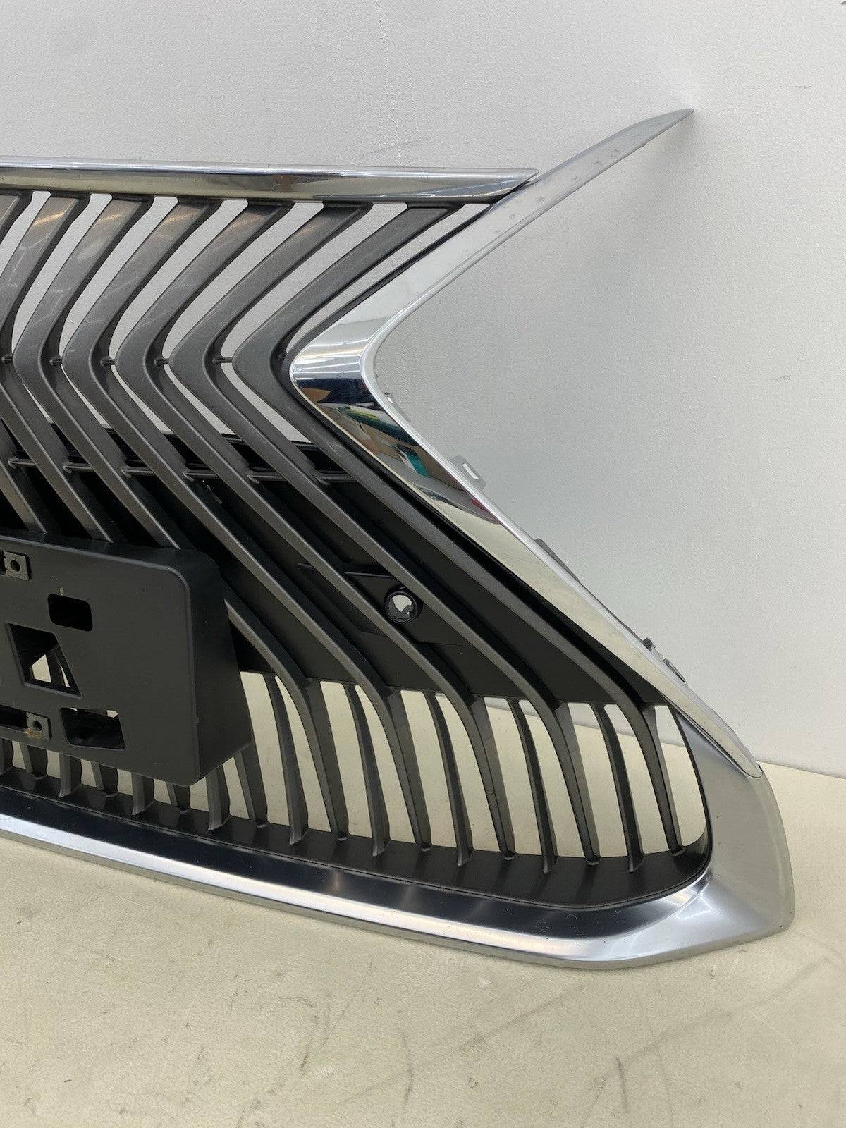 LEXUS ES300H FRONT BUMPER RADIATOR  ( GRILL )GENUINE 2019-2022