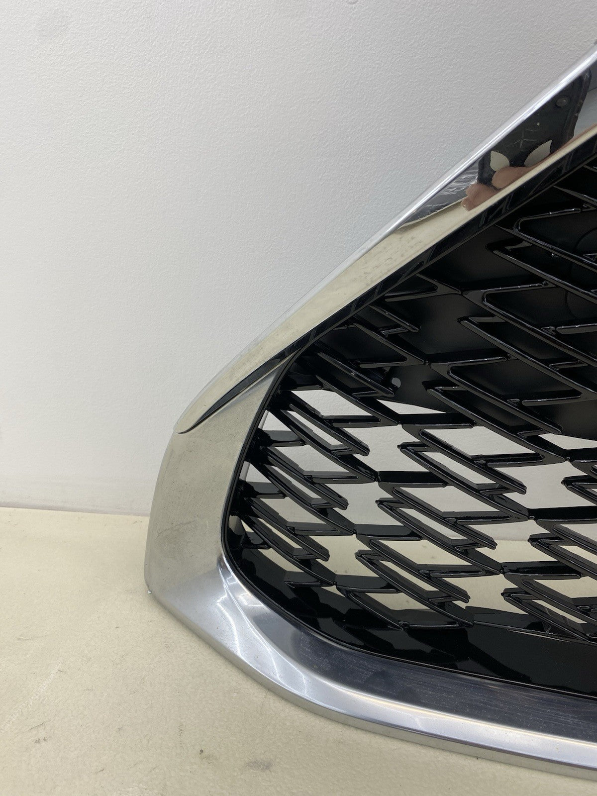 LEXUS ES300H F SPORT FRONT BUMPER RADIATOR  (GRILL) 2019 OWORDS