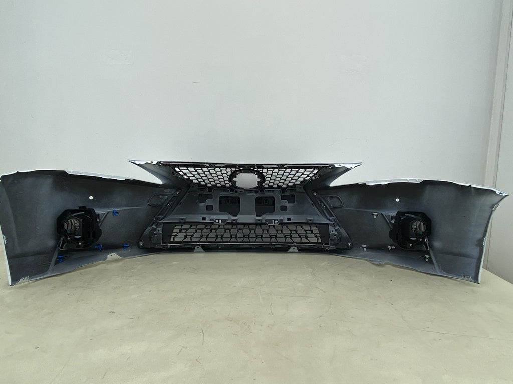 LEXUS CT200H COMPLETE FRONT BUMPER WITH GRILL& FOGLIGTHS 2018-2023