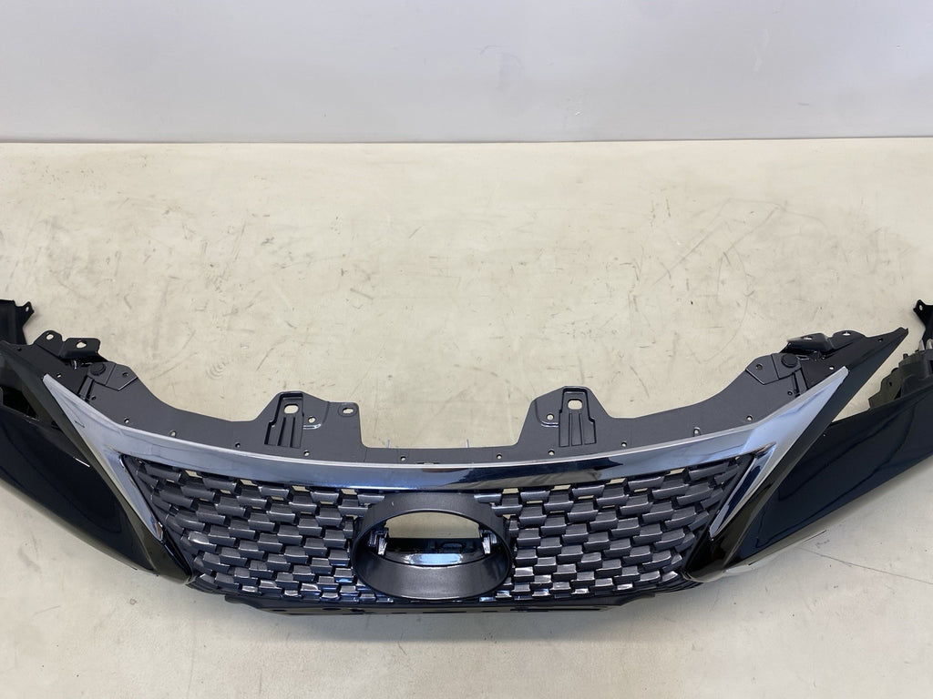 LEXUS CT200H COMPLETE FRONT BUMPER WITH GRILL& FOGLIGTHS 2018-2023